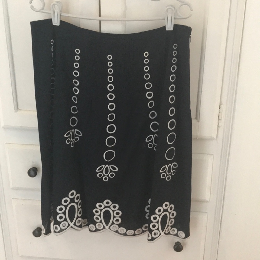 Anthropologie skirt navy and white 10